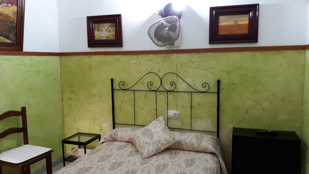 Hostal Manolo El Puerto de Santa Maria Ngoại thất bức ảnh